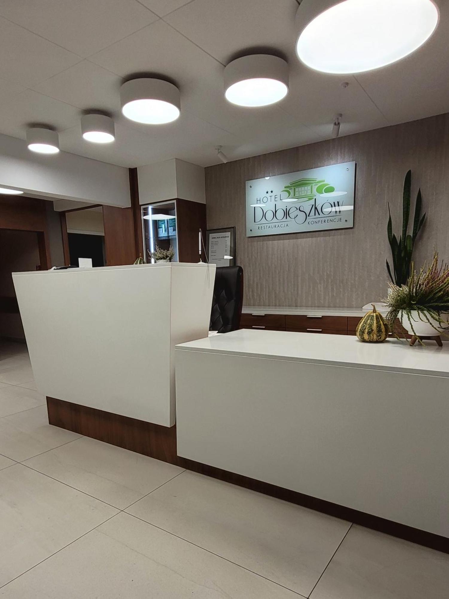 Hotel W Dobieszkowie ستريكوف المظهر الخارجي الصورة