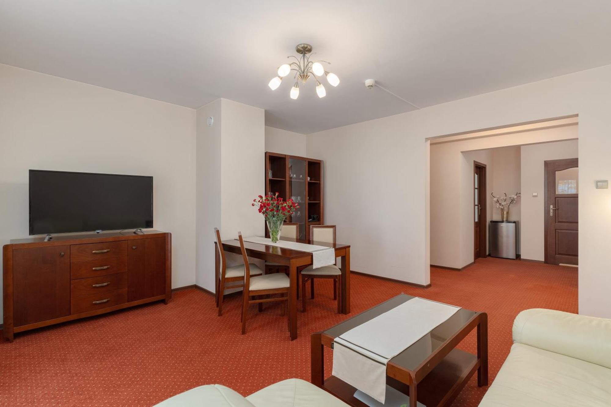Hotel W Dobieszkowie ستريكوف المظهر الخارجي الصورة
