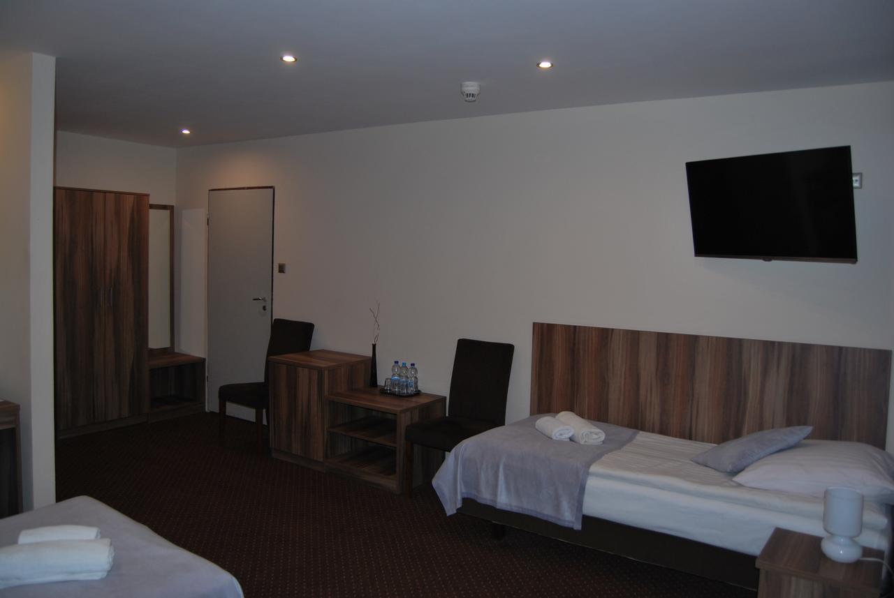 Hotel W Dobieszkowie ستريكوف المظهر الخارجي الصورة